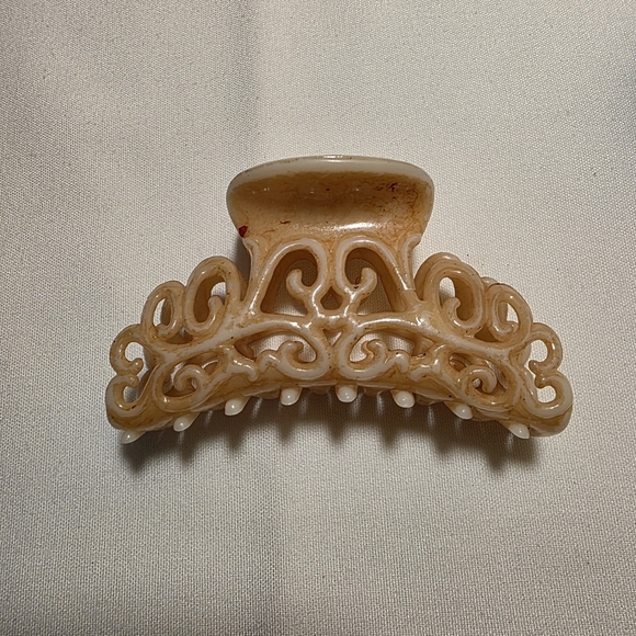 Set of 5 Hair Claw Clips in Neutral Tones - Picture 5 of 9